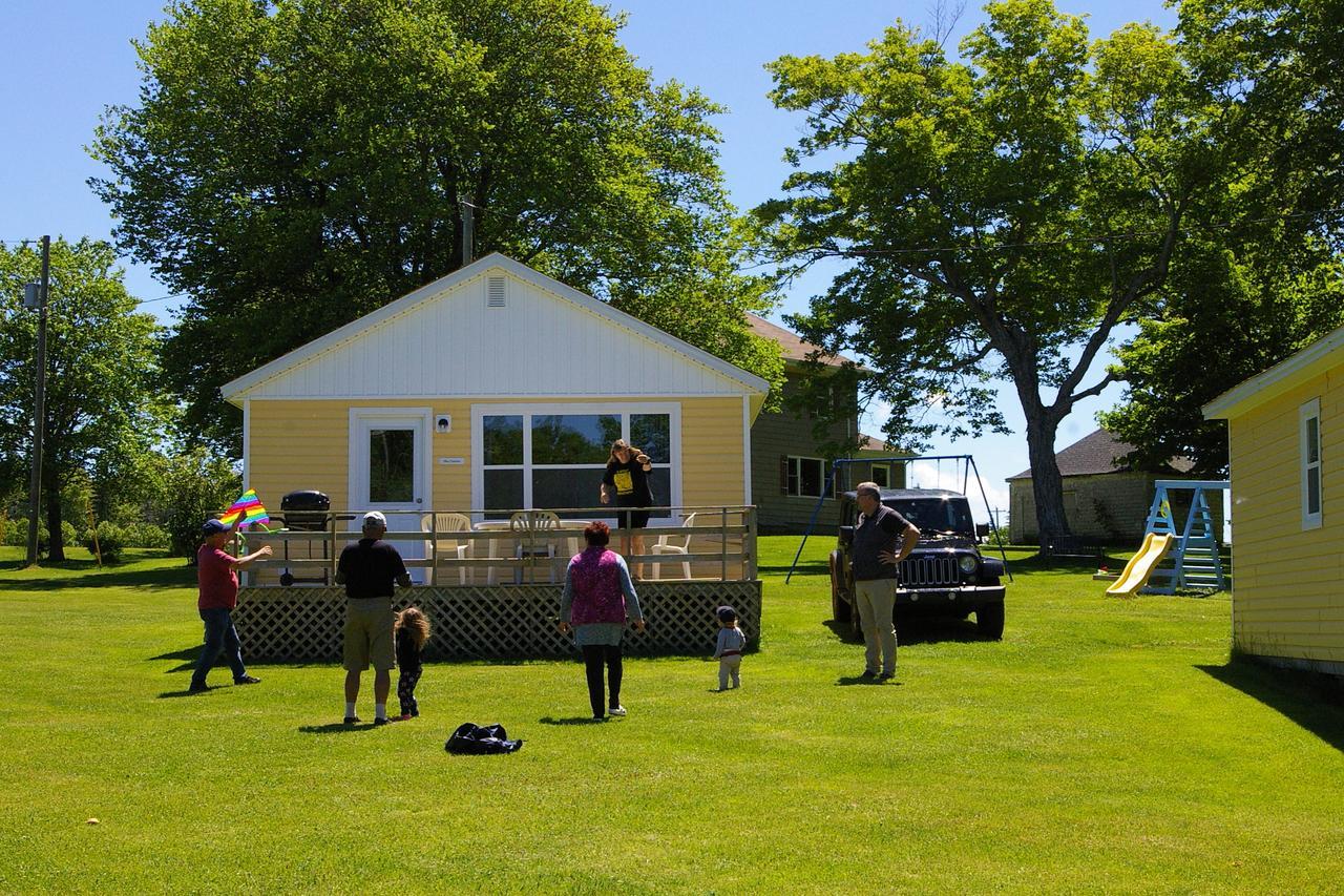 Wingspread Cottages Stanley Bridge Экстерьер фото